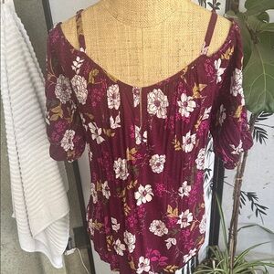 Torrid Maroon and White Floral Blouse